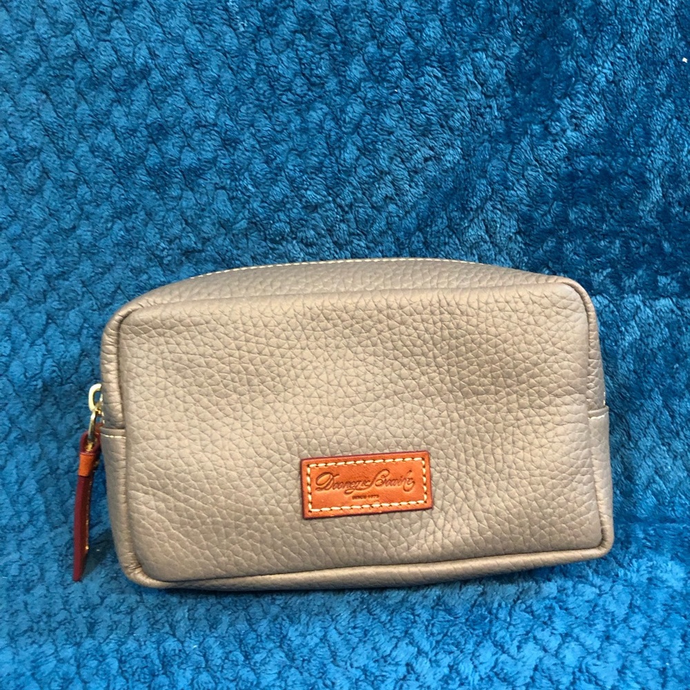 Dooney &Bourke